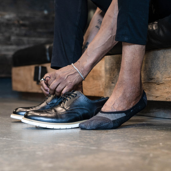 SILVER INVISIBLE SOCKS | BLACK