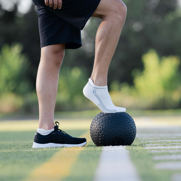 SILVER ANKLE SOCKS | WHITE