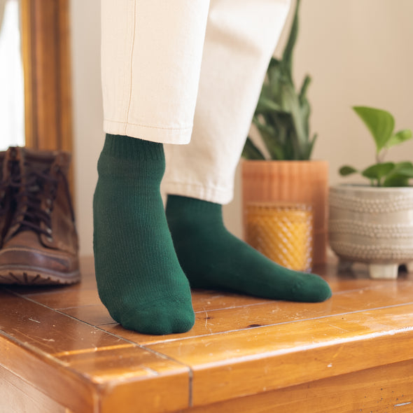 SILVER SOLID RIBBED SOCKS | FOREST GREEN