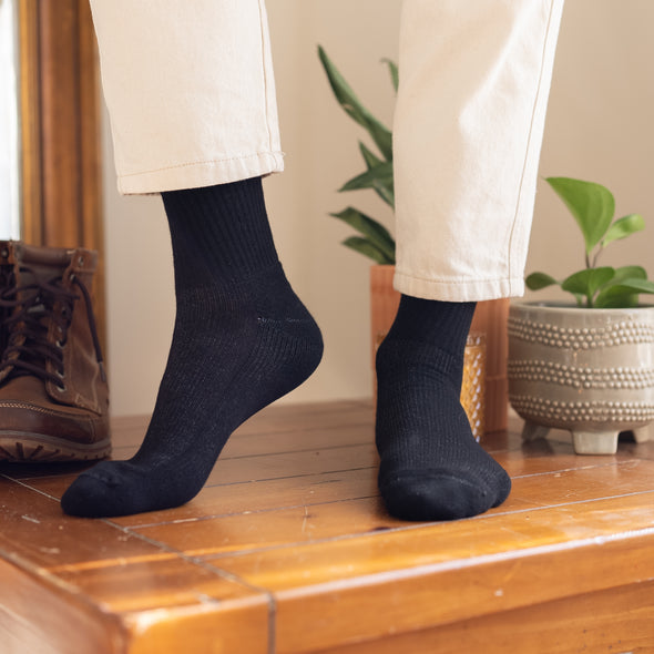 SILVER SOLID RIBBED SOCKS | BLACK